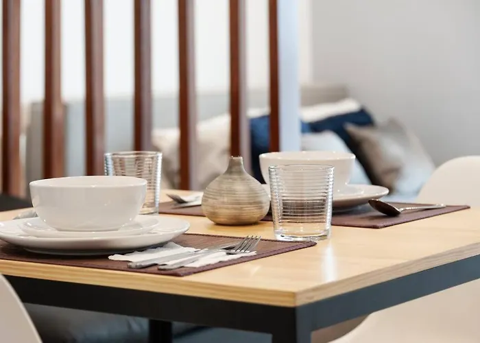 Chic Loft! 150 Bps Fiber Optic Internet *